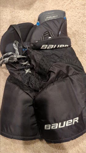 Junior Small Bauer Nexus 600 Hockey Pants