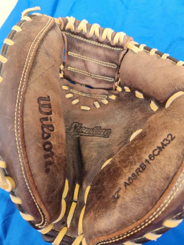 Used Wilson Right Hand Throw Catcher's A800 Baseball Glove 32"