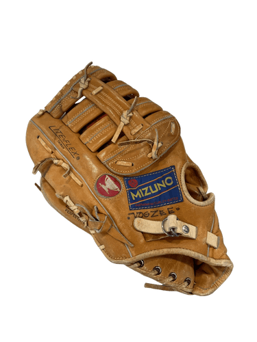Used Mizuno Mt2072 13" Fielders Gloves