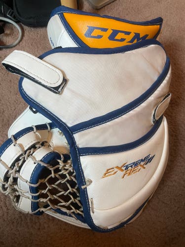 CCM EFlex II Pro Stock glove