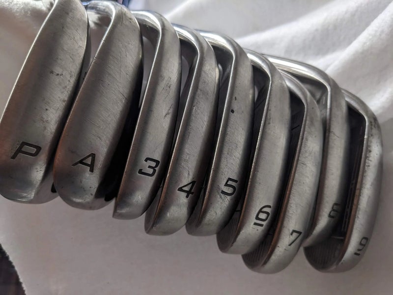 TaylorMade Super Steel Burner (RH) Golf Club Set Size 9 Clubs Color Silver Condi