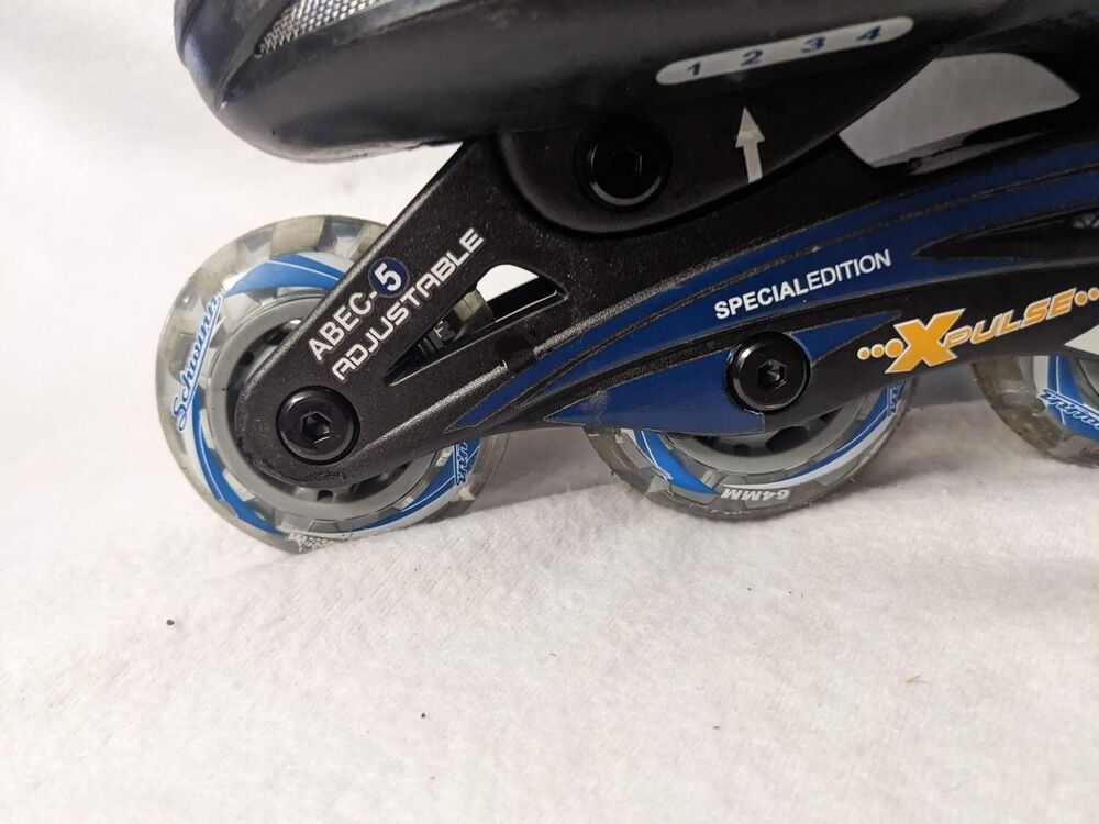 Schwinn Challenge Series In-Line-Skates Size 1-4 Adjustable Color Blue  Condition