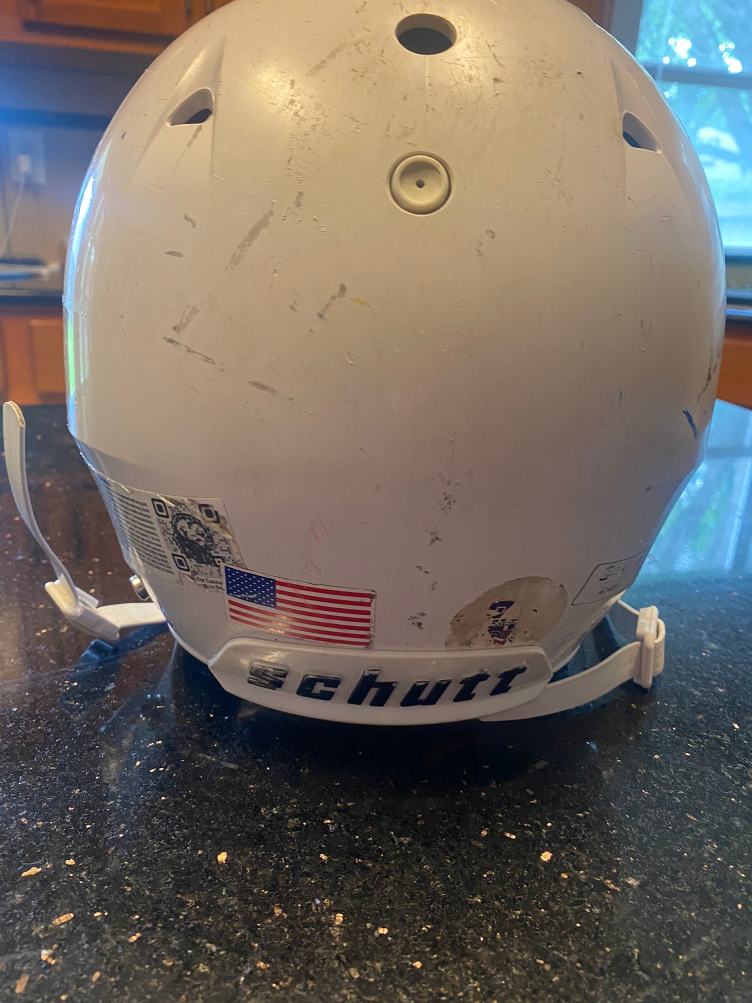 SCHUTT Youth Recruit R3 Size Large Football Helmet 798600 White