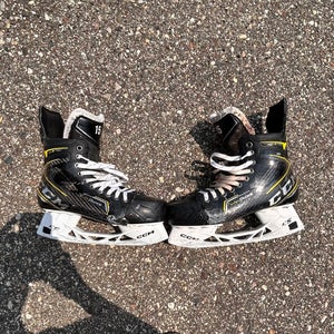 Used CCM Regular Width Pro Stock Size 8 Super Tacks AS3 Pro Hockey Skates