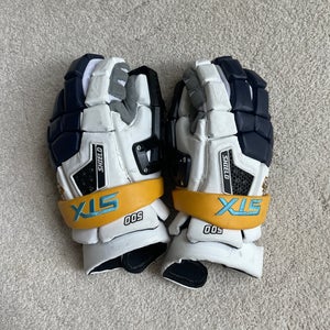 Marquette team Issued STX Shield 500 Goalie Glove
