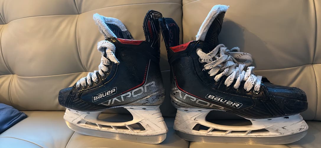 Bauer Vapor 3X standard width size 4.5 Junior
