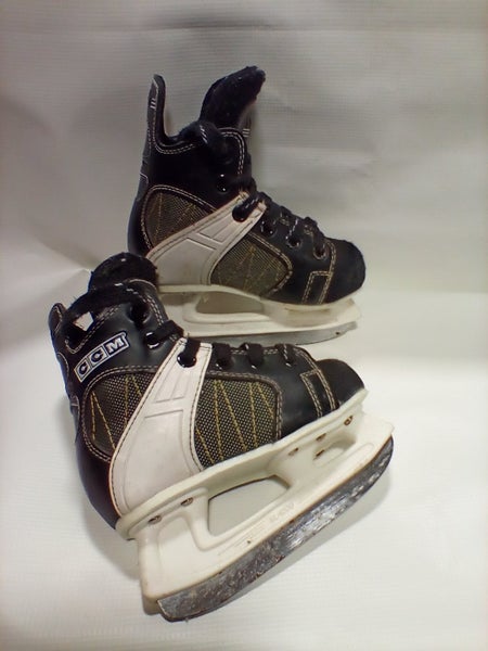 Used Easton Eq50 Youth 09.0 Ice Hockey Skates | SidelineSwap