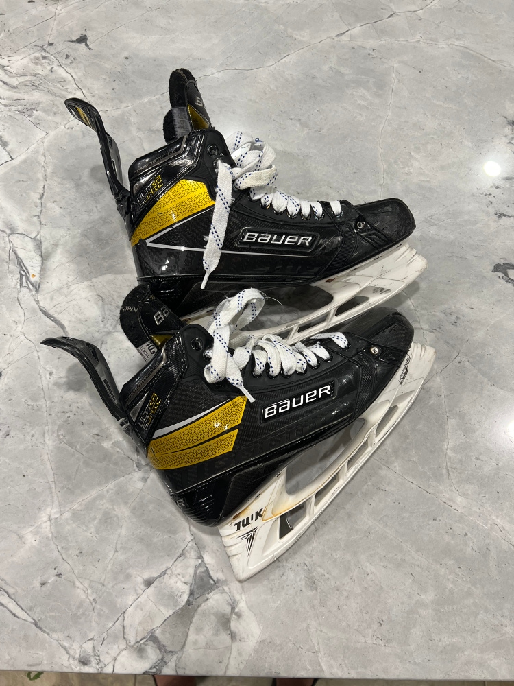 Used Bauer Extra Wide Width  Size 10.5 Supreme UltraSonic Hockey Skates