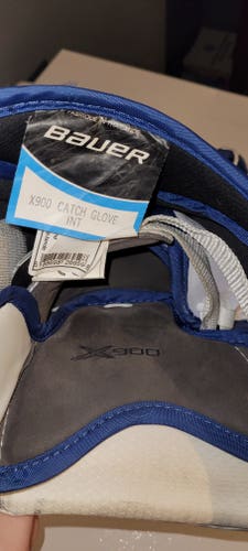 Intermediate Used Bauer Vapor X900 Glove and Blocker
