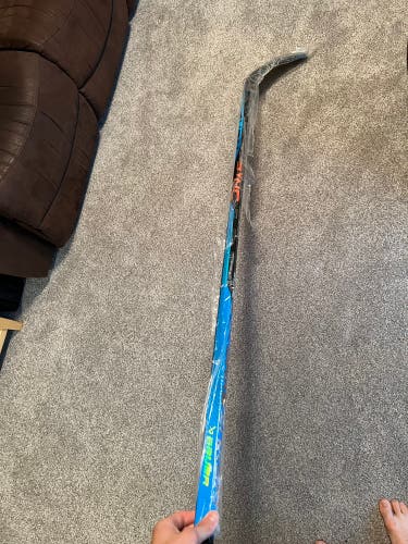 Senior Left Hand P92  Nexus Sync Hockey Stick