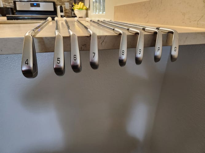 Used Men's Mizuno Right Handed JPX 921 Tour Iron Set - Stiff, GW-4