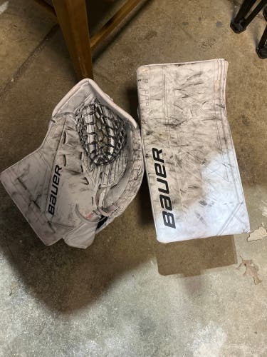 Bauer Mach Glove Set