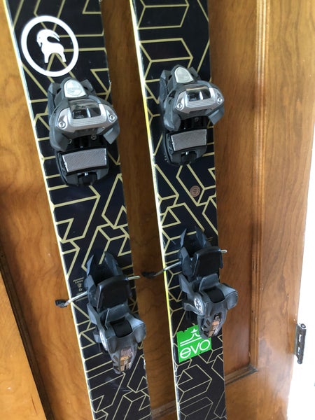 Black Crows Skis • Skis and Outerwear