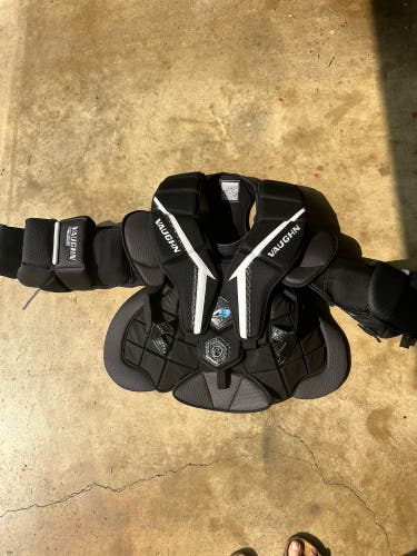 New Large Vaughn V9 Pro Carbon Goalie Chest Protector