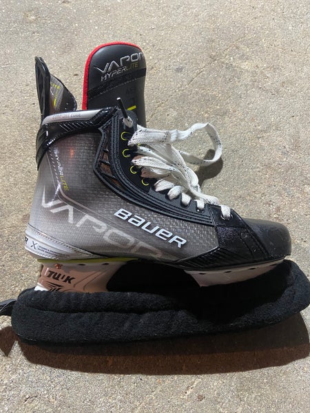 Senior New Bauer Vapor Hyperlite Hockey Skates Size 9