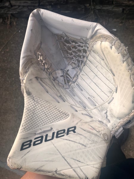 X900 Bauer Glove