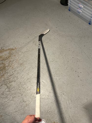 *GAME USED* CALUM RITCHIE (OHL) BAUER 2nPROXL DRESSED AS SILVER HYPERLITE 70 FLEX P28 RIGHTY RH