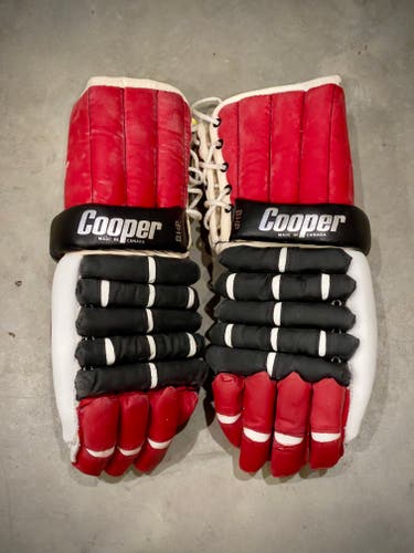 Vintage Chicago Blackhawks Cooper Player Gloves 15" (NEW)