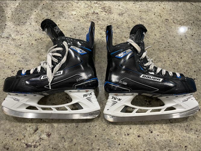 Bauer Nexus 2N Senior 7.5 EE Hockey Skates Excellent Condition Wide
