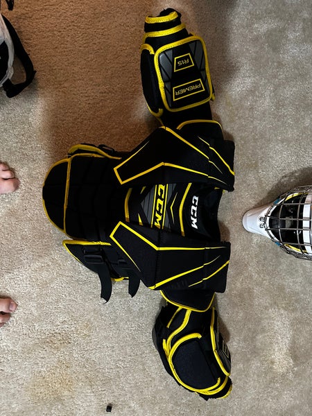 Used Medium CCM Premier R1.9 Goalie Chest Protector