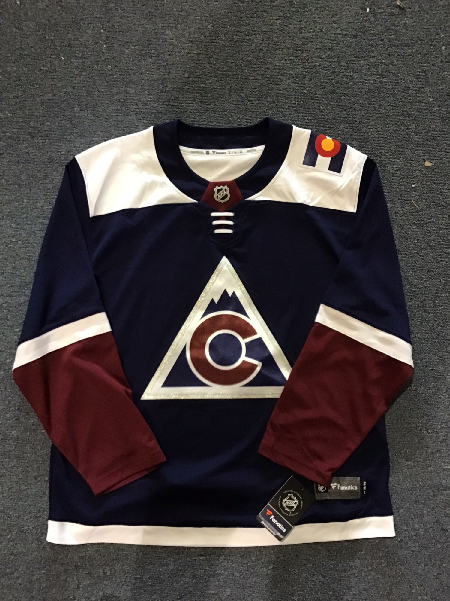 XL Vintage Colorado Avalanche 2001 Stanley Cup Jersey #77 Ray Bourque