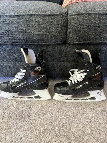 Used Bauer Regular Width Pro Stock Size 9 Supreme UltraSonic Hockey Skates