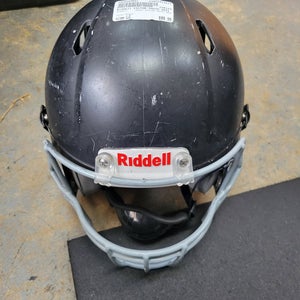 Used Riddell Victor Youth 2021 Lg Football Helmets