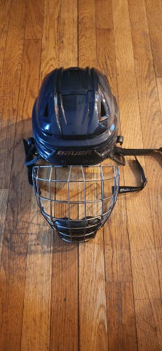 Used Small Bauer Re-Akt 150 Helmet