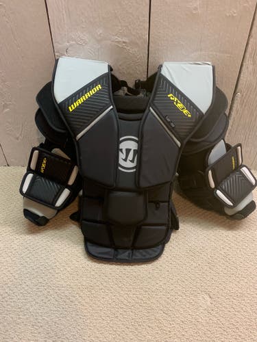 Warrior Ritual X3 E+ Goalie Chest Protector Sr. Medium.