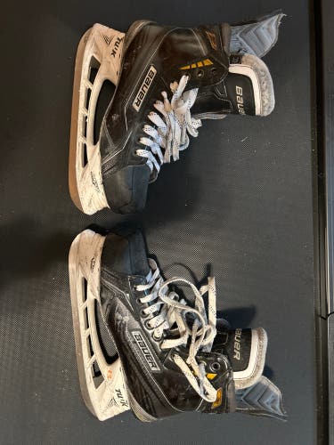 Used Bauer Regular Width  Size 8 Supreme S190 Hockey Skates