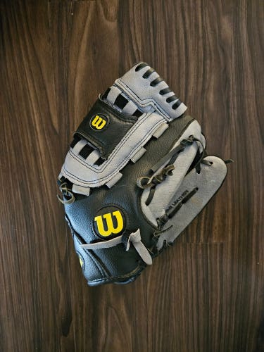 Used Right Hand Throw Wilson Outfield A360 Baseball Glove 12"