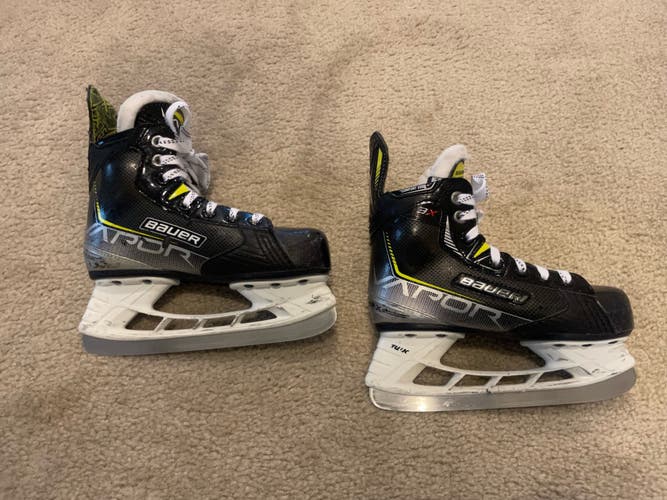 Used Bauer Vapor 3X Hockey Skates Youth Size 13.5