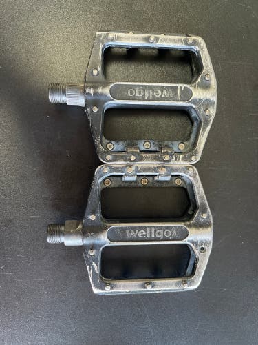 Used Black Wellgo Platform Pedals