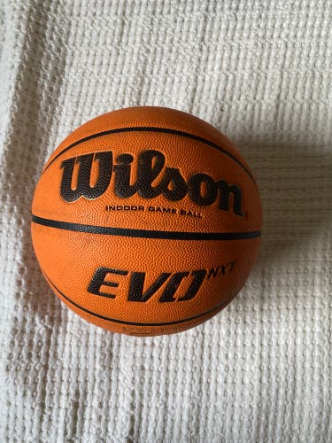 Men's Wilson Evo Nxt Basketball