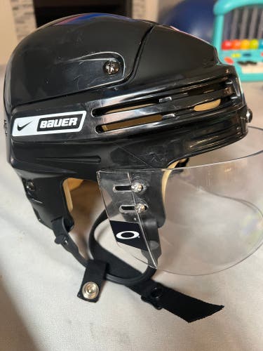Pro stock Bauer Nike 4500 medium Helmet