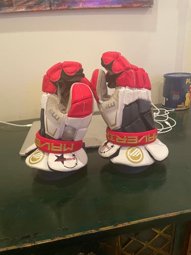 MAVERIK SHOWTIME BARELY Used Lacrosse Gloves