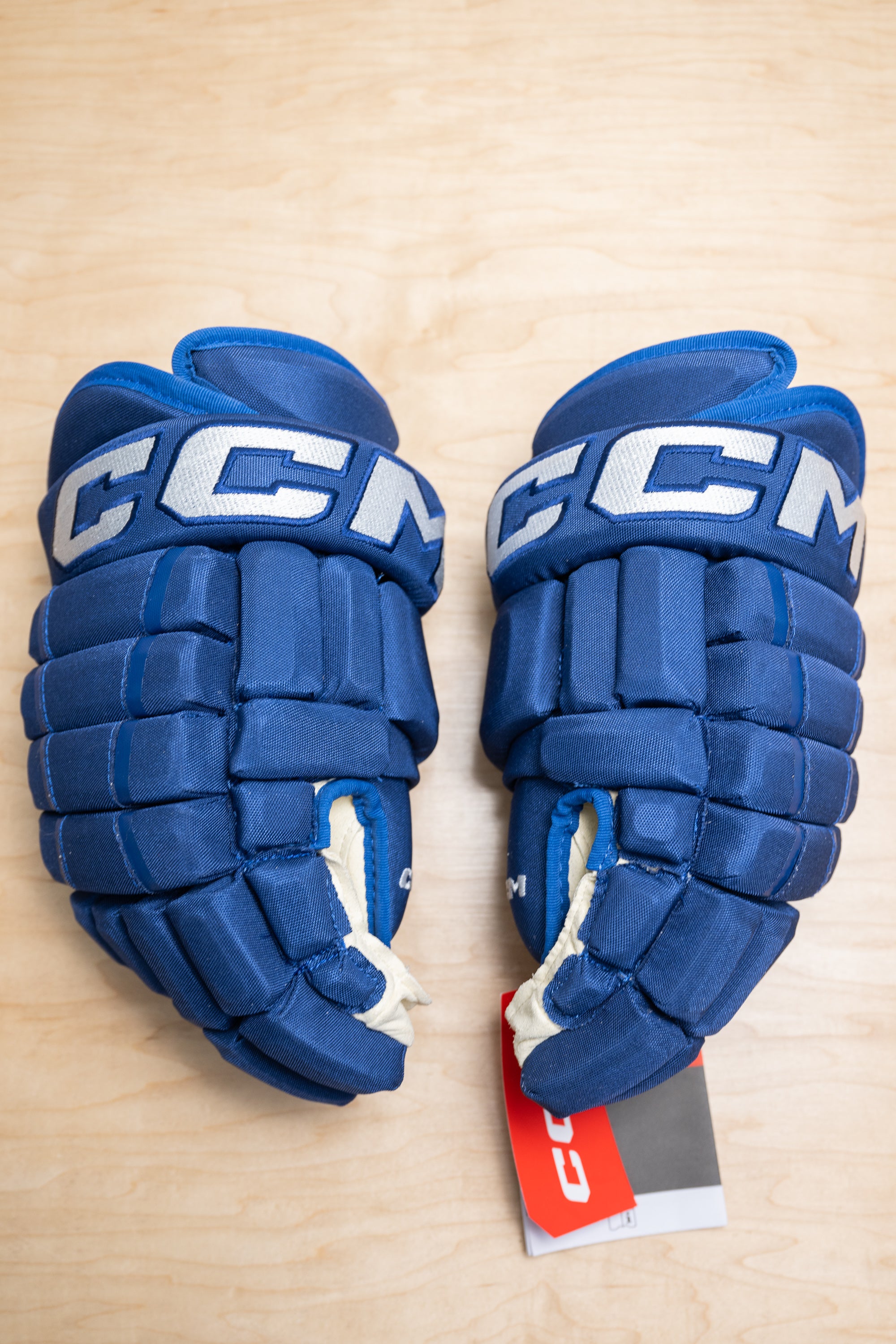 Vancouver Canucks Dorsett Bauer APX2 Pro 14 Pro Stock Gloves