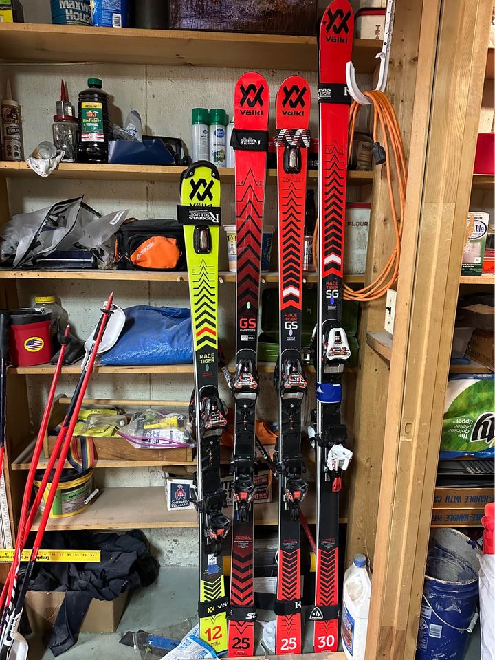 Used 2022 Volkl 183 cm 25 radius Racing Racetiger GS Skis With