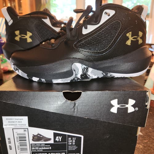 New Size 4.0Y Under Armour Basketball Sneakers