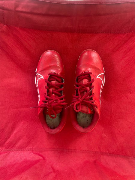Red Youth Molded Cleats Low Top vapor