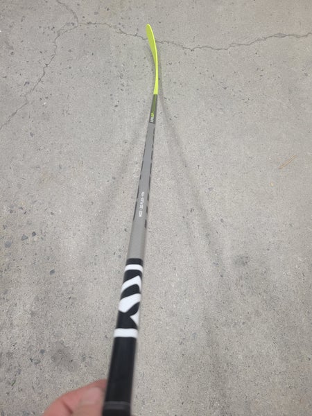 New Youth Warrior Right Handed Alpha LX Pro Hockey Stick W03 30 Flex
