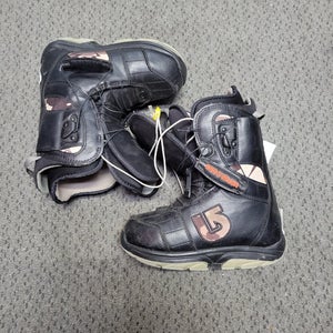 Used Burton Grom Junior 04 Boys' Snowboard Boots
