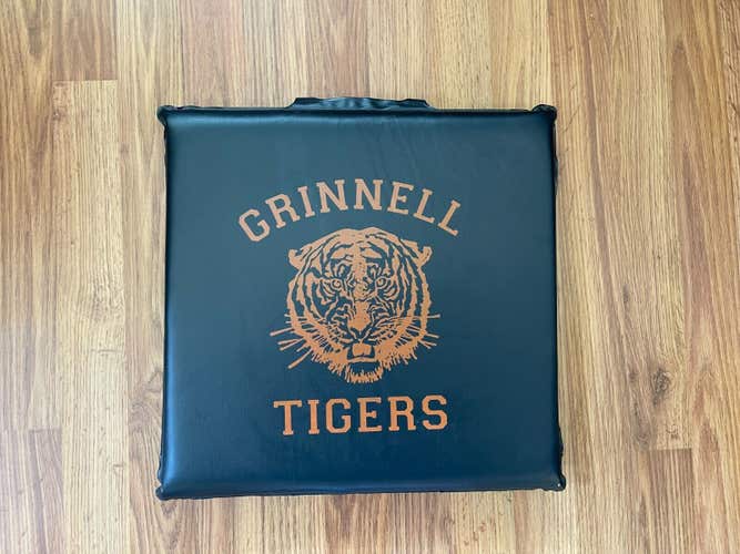 Grinnell High School Tigers GRINNELL, IOWA SUPER VINTAGE Stadium Seat Cushion!