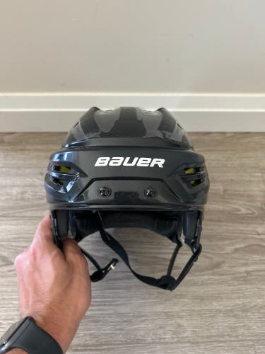 Bauer Re-Akt 95 Hockey Helmet Medium BRAND NEW
