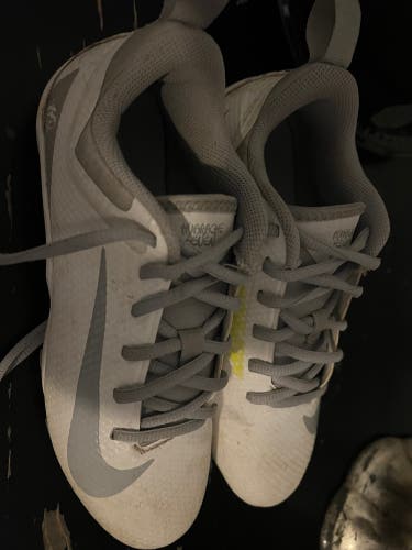 Boy's Nike Huarache Football/Lacrosse Cleats Size 5Y