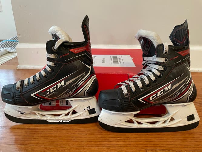 Junior Used CCM JetSpeed XTRA PRO Hockey Skates Regular Width Size 3