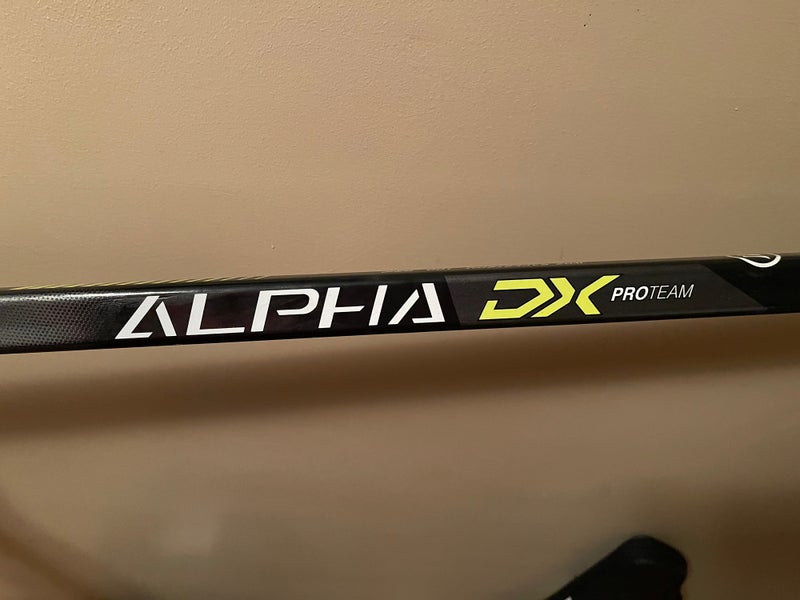 Senior Right Handed W03 Alpha DX Pro Team Hockey Stick