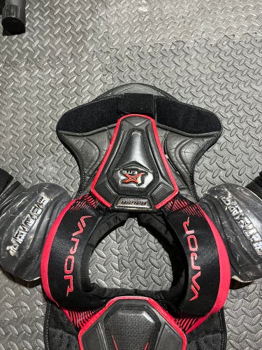 Used Large Bauer  Vapor 1X Shoulder Pads
