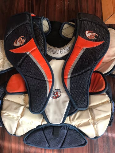 Vaughn 7500 Velocity 3 Goalie Chet Protectors