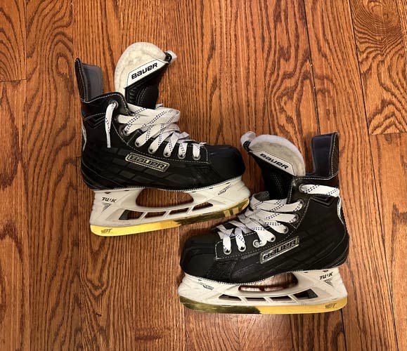 Junior Used Bauer Nexus 7000 Hockey Skates Extra Wide Width Size 4